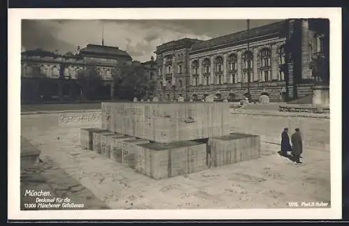 AK München, Denkmal für die 13000 Münchner Gefallenen im Hofgarten