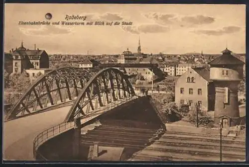AK Radeberg, Wasserturm mit Eisenbahnbrücke und Blick auf die Stadt
