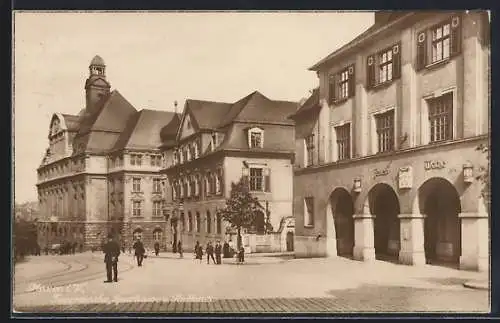 AK Plauen / Vogtland, Feuerwache, Sparkasse und Rathaus mit Strassenpartie