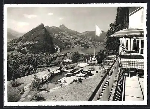 AK Schwyz, Hotel Sonnenberg, Bes. J. Schmid, Terrasse und Blick auf den Pool