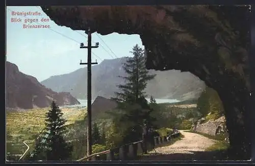 AK Brienzersee, Brünigstrasse mit Seeblick und Überhang