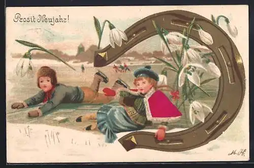 AK Prosit Naujahr, Kinder mit Schlittschuhen, Hufeisen und Schneeglöckchen