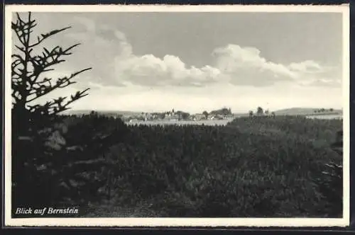 AK Bernstein / Wald, Blick auf den Ort und umliegende Wälder