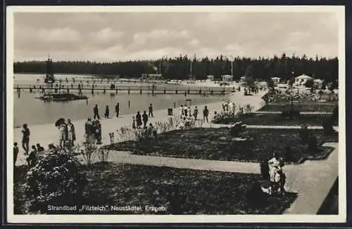 AK Neustädtel /Erzgeb., viele Leute im Strandbad Filzteich