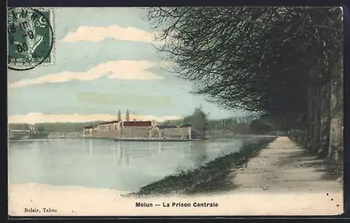 AK Melun, La Prison Centrale vue depuis la rive avec chemin boisé