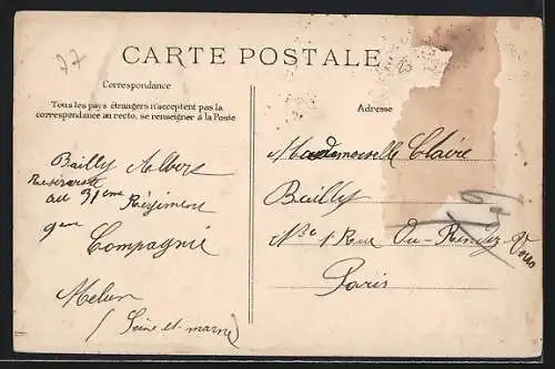 AK Melun, Pont aux Moulins et vue sur la rivière avec un passant en premier plan