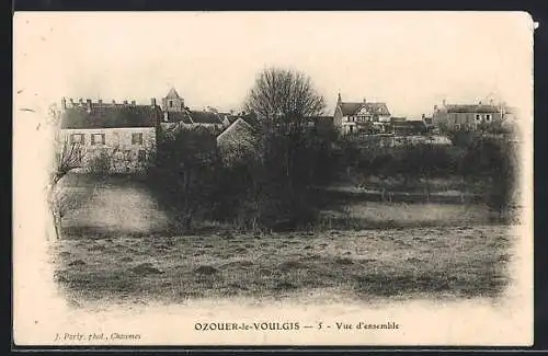 AK Ozouer-le-Voulgis, Vue d`ensemble du village et des champs environnants