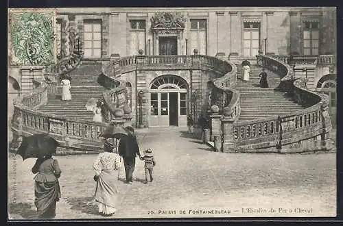 AK Fontainebleau, L`Escalier du Fer à Cheval au Palais de Fontainebleau
