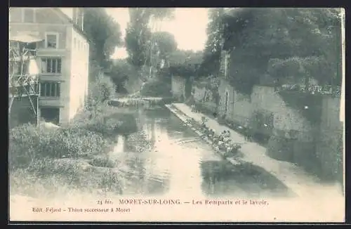 AK Moret-sur-Loing, Les Remparts et le lavoir