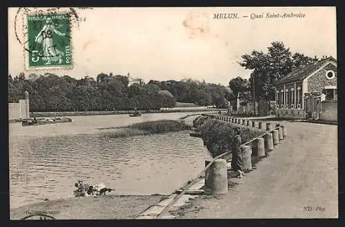 AK Melun, Quai Saint-Ambroise et vue sur la rivière