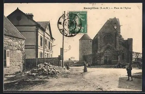AK Rampillon /S.-et-M., Place de l`Église avec église et bâtiments adjacents