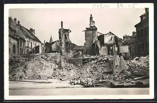 AK Melun /S.-et-M., Grande Rue Saint-Etienne, Les Ruines
