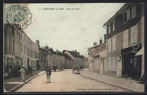 AK Montier-en-Der, Rue de l`Isle animée avec habitants et calèche
