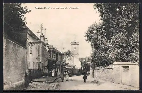 AK Seine-Port, La Rue des Pommiers