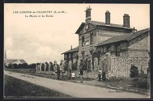 AK Les Limons-de-Chauffry /S.-et-M., La Mairie et les Écoles