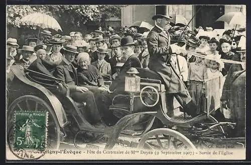 AK Germigny-l`Évêque, Fête du Centenaire de Mme Doyen, 9 Septembre 1907, Sortie de l`Église