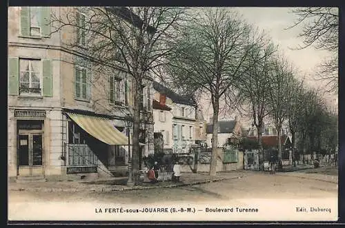 AK La Ferté-sous-Jouarre /S.-&-M., Boulevard Turenne avec commerces et arbres alignés