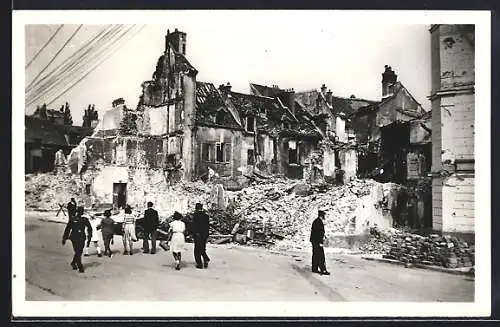 AK Melun /S.-et-M., Grande Rue Saint-Etienne, Les Ruines