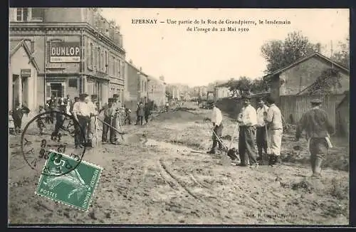 AK Epernay, Une partie de la Rue de Grandpierre, le lendemain de l`orage du 22 Mai 1910