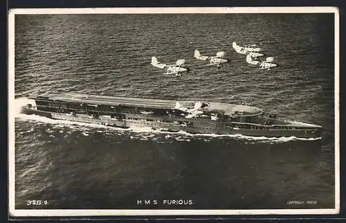AK Kriegsschiff HMS Furious in Fahrt