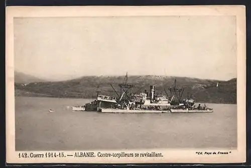 AK Kriegsschiff Contre-torpilleurs se ravitaillant