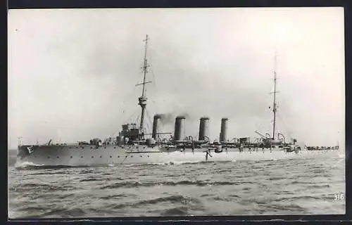 AK Kriegsschiff HMS Falmouth auf See