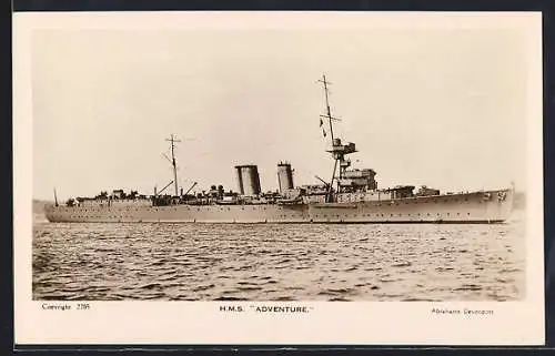 AK Kriegsschiff HMS Adventure auf See