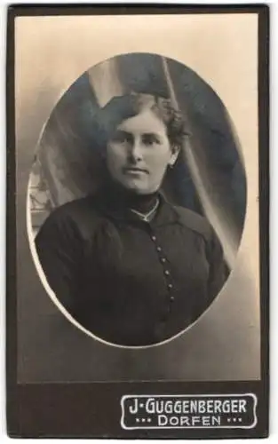 Fotografie J. Guggenberger, Dorfen, Unterer Marktplatz, Portrait einer Frau