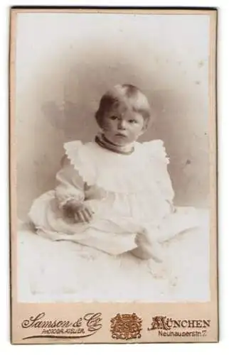 Fotografie Samson & Co., München, Neuhauserstr. 7, Porträt eines kleinen Kindes