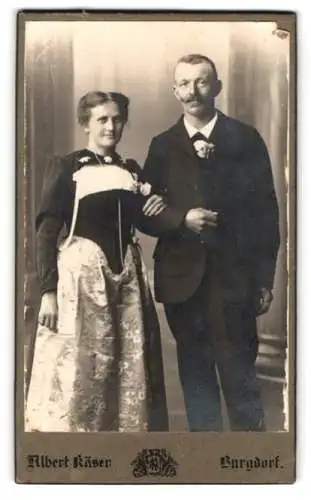 Fotografie Albert Käser, Burgdorf, Bahnhofstrasse, Elegantes Paar im Studio