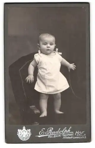 Fotografie E. Rudolph, Hof, Lorenzstrasse 3, Porträt eines Kleinkinds