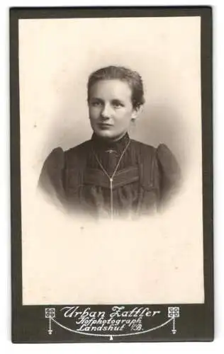 Fotografie Urban Zattler, Landshut, Zwischen den Brücken 684, Porträt einer Frau