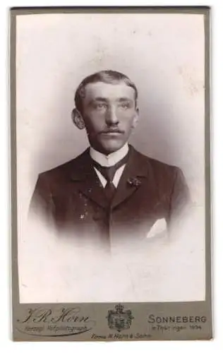 Fotografie J. R. Horn, Sonneberg, Porträt eines Mannes