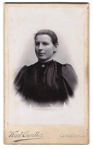 Fotografie Karl Ouviller, Landau /Pfalz, Langstrasse 7, Porträt einer Dame