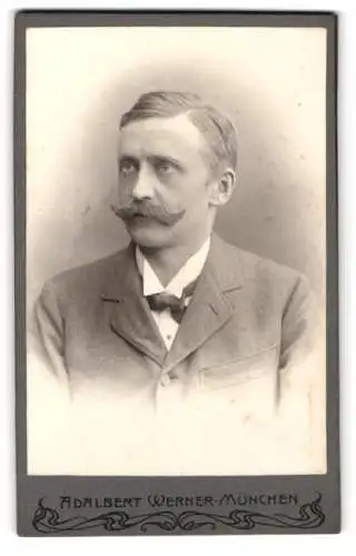 Fotografie Adalbert Werner, München, Elisenstr. 7, Porträt eines Herrn mit Schnurrbart
