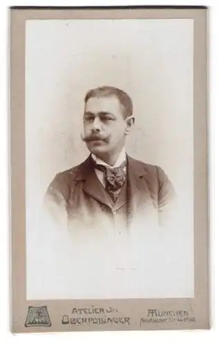 Fotografie Atelier Oberpollinger, München, Neuhauser Str. 44-46, Porträt eines eleganten Mannes