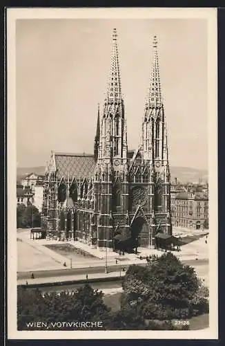 AK Wien, Votivkirche vom Park aus gesehen