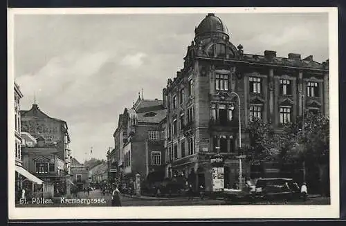 AK St. Pölten /N.-Oe., Kremsergasse mit Litfasssäule