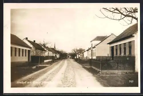 AK Absdorf a. d. Franz Josefsbahn, Strassenpartie