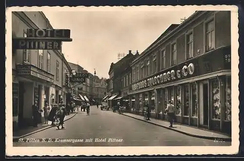 AK St. Pölten /N. D., Kremsergasse mit Stadt-Kino, Hotel Pittner und Kaufhaus Zulechner