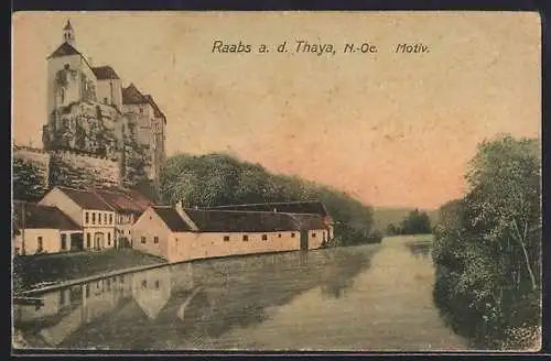 AK Raabs a. d. Thaya, Flusspartie mit Schloss