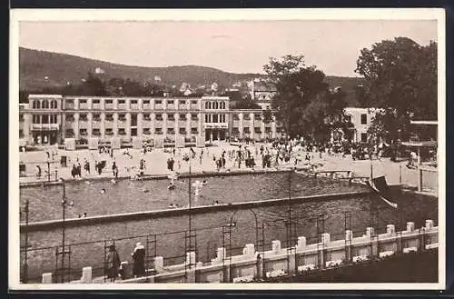 AK Baden, Thermal-Strandbad und Cafe-Restaurant mit Gästen