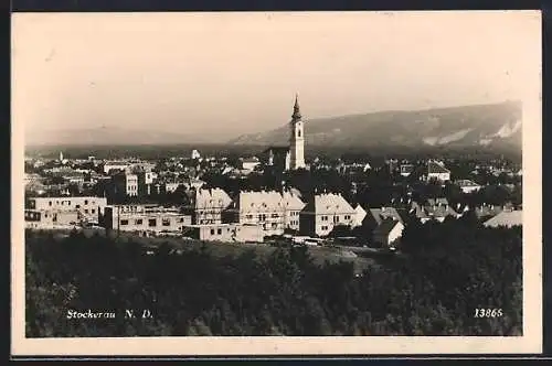 AK Stockerau, Ansicht des Ortes mit Blick auf die Kirche