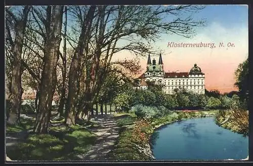 AK Klosterneuburg, Chorherrenstift mit Grünanlage