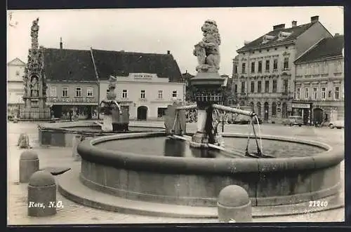 AK Retz, Stadtplatz mit Brunnen