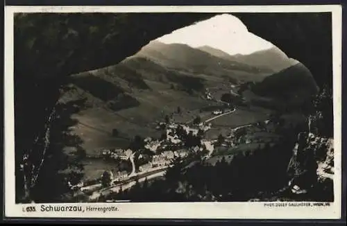 AK Schwarzau, Strassenpartie von der Herrengrotte aus