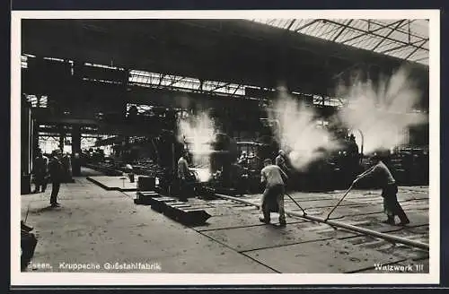 AK Essen / Ruhr, Kruppsche Gussstahlfabrik, Schwerstarbeit im Walzwerk III