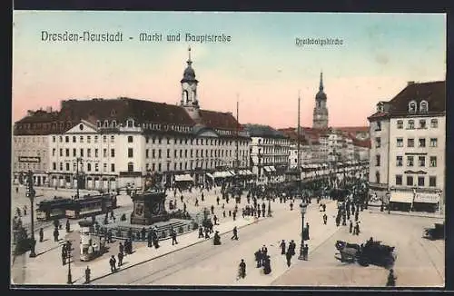 AK Dresden-Neustadt, Markt und Hauptstrasse aus der Vogelschau, mit Reiterdenkmal, Dreikönigskirche und Strassenbahnen