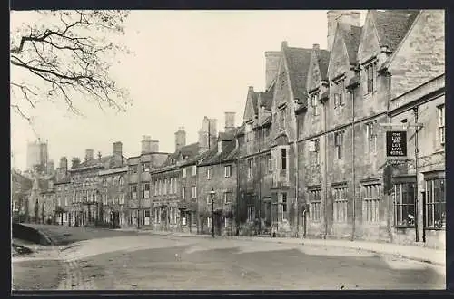 Foto-AK Chipping Campden, The Live and Let Live Hotel