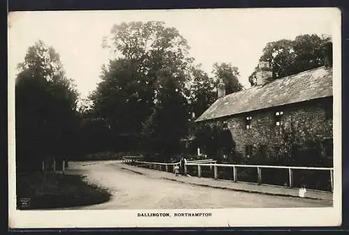 AK Dallington /Northampton, Street View with Cottage